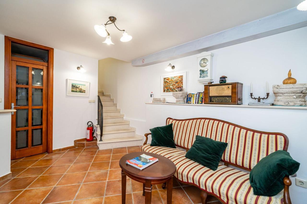Solis Rooms Old Town Ragusa Esterno foto